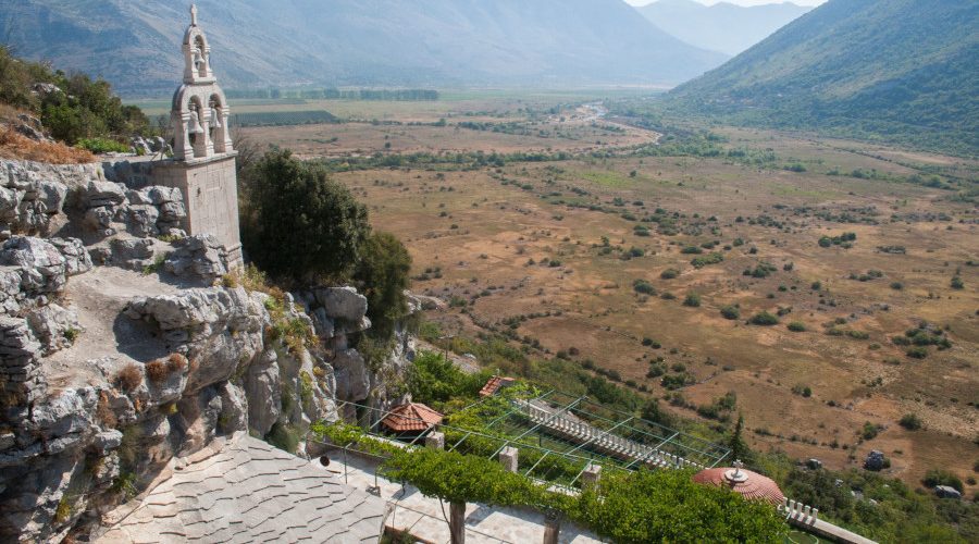 Na stazi Svetog Vasilija – Manastir Zavala